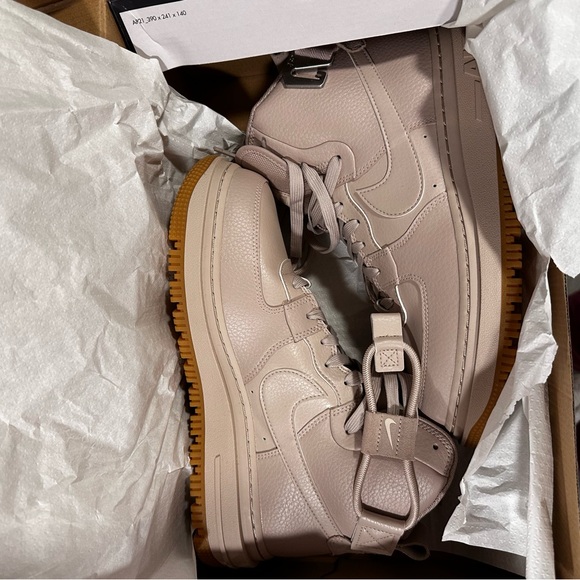 NIKE AF1 HI UT 2.0, SIZE 9.5 W - Picture 9 of 9